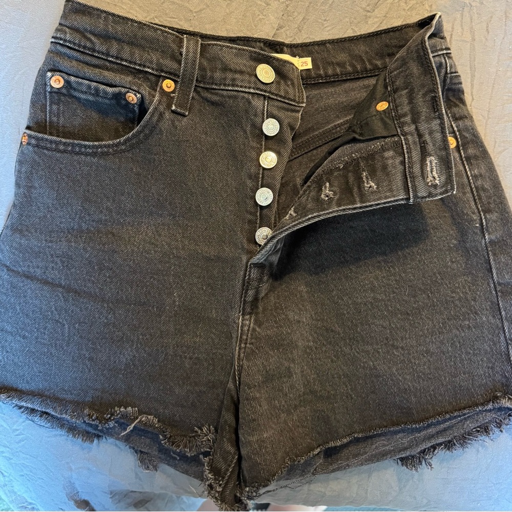 Levi's Ribcage Short - Picture 3 of 5